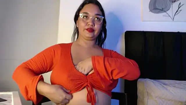 Snapshot of Alezapark chatting on February 8, 2025, 3:31 pm Alezapark online show from February 8, 2025, 3:31 pm