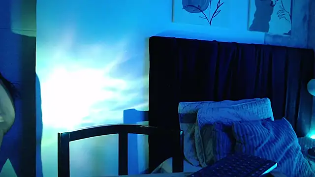 Snapshot of Alezapark chatting on December 4, 2024, 3:42 am Alezapark online show from December 4, 2024, 3:42 am