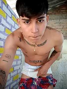 Snapshot of Lukas_strong chatting on October 18, 2025, 1:24 pm Lukas strong online show from October 18, 2025, 1:24 pm