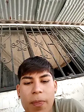 Snapshot of Lukas_strong chatting on September 29, 2025, 4:45 pm Lukas strong online show from September 29, 2025, 4:45 pm