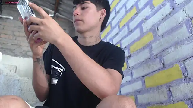 Snapshot of Lukas_strong chatting on November 7, 2025, 2:10 pm Lukas strong online show from November 7, 2025, 2:10 pm