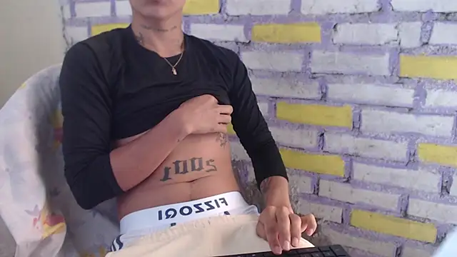 Snapshot of Lukas_strong chatting on October 25, 2025, 2:17 pm Lukas strong online show from October 25, 2025, 2:17 pm