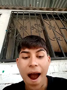 Snapshot of Lukas_strong chatting on September 24, 2025, 3:29 pm Lukas strong online show from September 24, 2025, 3:29 pm