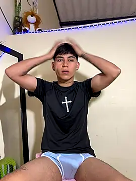 Snapshot of Lukas_strong chatting on November 26, 2025, 12:38 pm Lukas strong online show from November 26, 2025, 12:38 pm