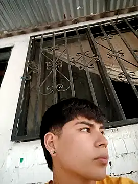 Snapshot of Lukas_strong chatting on October 4, 2025, 4:19 pm Lukas strong online show from October 4, 2025, 4:19 pm