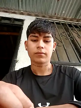 Snapshot of Lukas_strong chatting on November 1, 2025, 2:22 pm Lukas strong online show from November 1, 2025, 2:22 pm