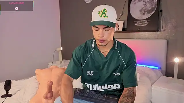 Snapshot of Ken-boy_ chatting on November 3, 2025, 11:47 am Ken-boy online show from November 3, 2025, 11:47 am