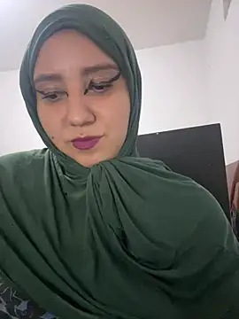 Snapshot of hannahayat chatting on April 6, 2026, 10:44 pm hannahayat online show from April 6, 2026, 10:44 pm