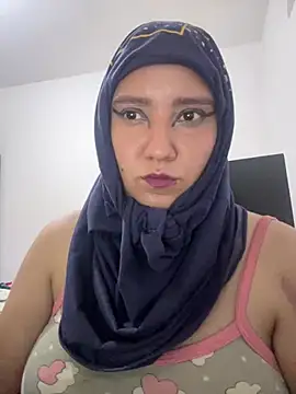 Snapshot of hannahayat chatting on April 28, 2026, 2:27 am hannahayat online show from April 28, 2026, 2:27 am