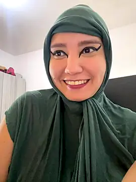 hannahayat online show from November 26, 2025, 2:39 pm