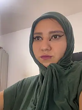 Snapshot of hannahayat chatting on April 10, 2026, 2:35 pm hannahayat online show from April 10, 2026, 2:35 pm