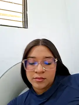 Snapshot of -VICKKY chatting on May 15, 2026, 1:31 pm -VICKKY online show from May 15, 2026, 1:31 pm