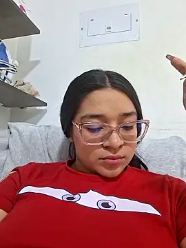 Snapshot of -VICKKY chatting on April 15, 2026, 7:58 pm -VICKKY online show from April 15, 2026, 7:58 pm