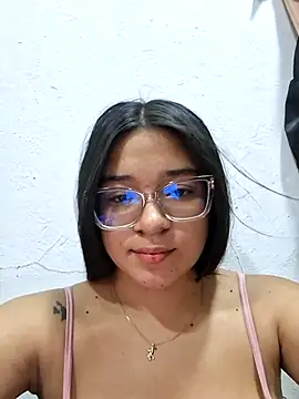 Snapshot of -VICKKY chatting on June 25, 2026, 2:33 pm -VICKKY online show from June 25, 2026, 2:33 pm