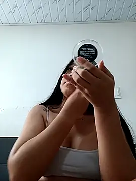 -VICKKY online show from January 19, 2026, 1:48 pm