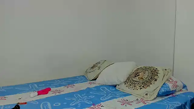 sofiaparker8 online show from September 8, 2025, 7:57 pm