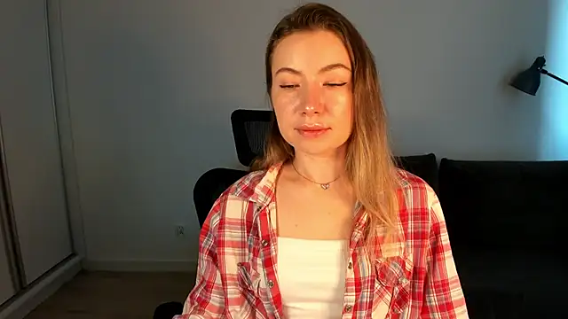 Snapshot of Mia_Tasty chatting on March 5, 2026, 7:27 am Mia Tasty online show from March 5, 2026, 7:27 am