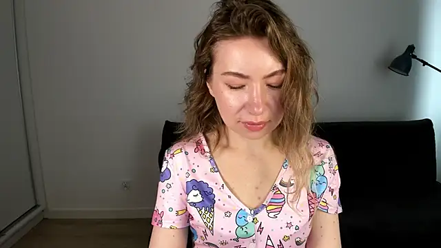 Snapshot of Mia_Tasty chatting on April 1, 2026, 6:26 am Mia Tasty online show from April 1, 2026, 6:26 am