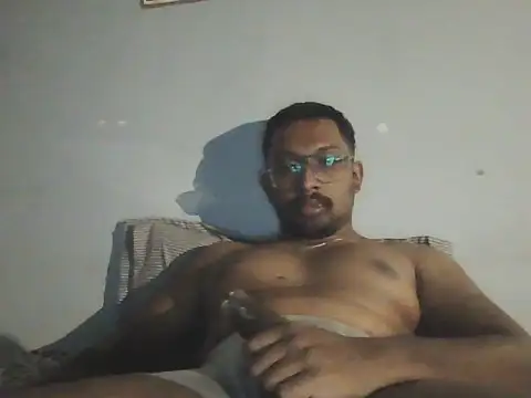 Snapshot of chennaibull101 chatting on October 19, 2025, 10:45 pm chennaibull101 online show from October 19, 2025, 10:45 pm