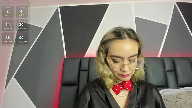 Snapshot of Antonella-Ray chatting on February 21, 2025, 1:55 pm Antonella-Ray online show from February 21, 2025, 1:55 pm