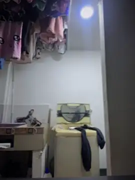 Snapshot of Emiily_lee chatting on April 1, 2026, 10:27 am Emiily lee online show from April 1, 2026, 10:27 am