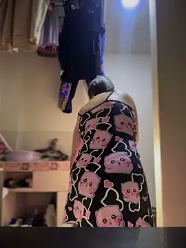 Snapshot of Emiily_lee chatting on April 6, 2026, 11:22 am Emiily lee online show from April 6, 2026, 11:22 am