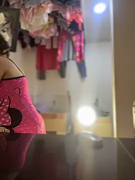 Snapshot of Emiily_lee chatting on February 28, 2026, 9:20 am Emiily lee online show from February 28, 2026, 9:20 am