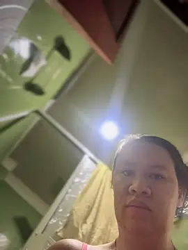 Snapshot of Emiily_lee chatting on March 31, 2026, 9:22 am Emiily lee online show from March 31, 2026, 9:22 am