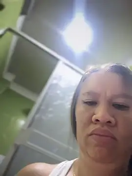 Snapshot of Emiily_lee chatting on March 30, 2026, 9:11 am Emiily lee online show from March 30, 2026, 9:11 am