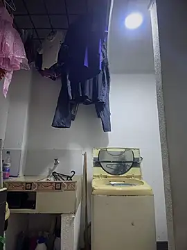 Snapshot of Emiily_lee chatting on March 28, 2026, 9:21 am Emiily lee online show from March 28, 2026, 9:21 am