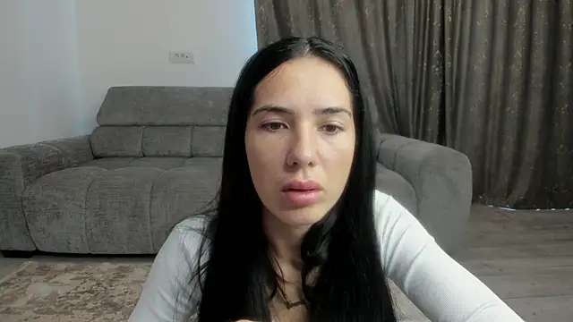 Emmapmg online show from September 30, 2025, 10:21 am