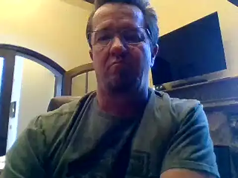 Snapshot of sluttydylan chatting on February 7, 2025, 11:34 pm sluttydylan online show from February 7, 2025, 11:34 pm
