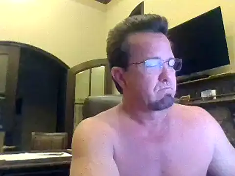 Snapshot of sluttydylan chatting on December 18, 2024, 7:26 am sluttydylan online show from December 18, 2024, 7:26 am