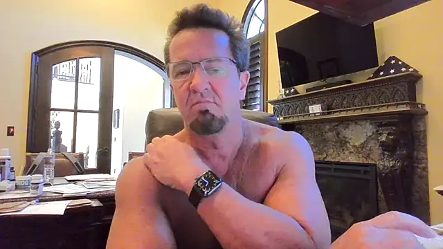 sluttydylan online show from April 21, 2026, 6:14 pm