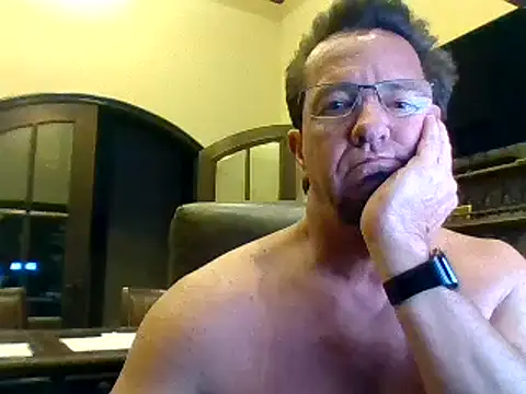 Snapshot of sluttydylan chatting on December 6, 2024, 6:20 am sluttydylan online show from December 6, 2024, 6:20 am