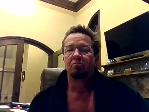 Snapshot of sluttydylan chatting on February 24, 2025, 5:43 am sluttydylan online show from February 24, 2025, 5:43 am