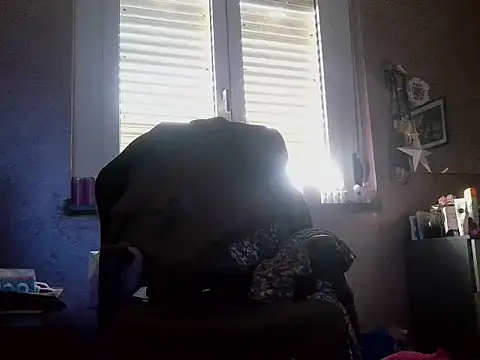 LadyVenere online show from October 12, 2025, 3:35 pm