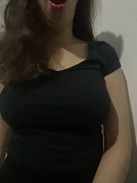 farah-36 online show from November 10, 2025, 1:43 am