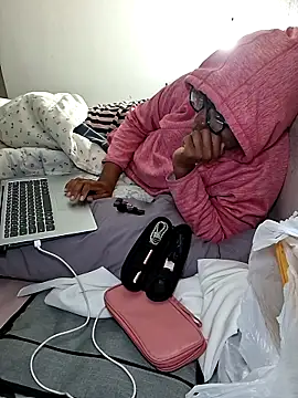 madamsensuale online show from November 17, 2025, 2:59 am