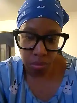 Snapshot of madamsensuale chatting on December 30, 2024, 9:29 pm madamsensuale online show from December 30, 2024, 9:29 pm