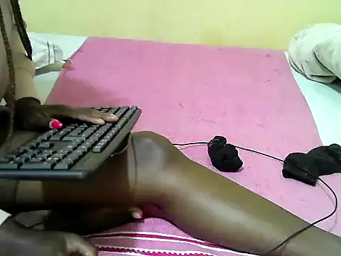 Quincy joyy online show from October 10, 2025, 1:39 am