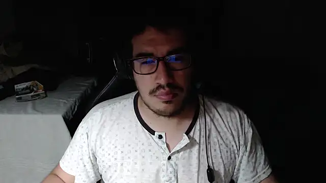 Snapshot of thealfawolf01 chatting on October 14, 2025, 5:41 am thealfawolf01 online show from October 14, 2025, 5:41 am