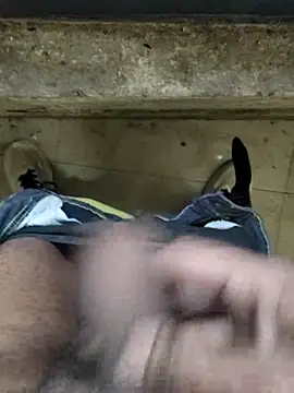 cumshotboy01 online show from November 18, 2025, 10:29 am