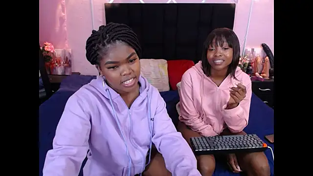 Snapshot of AdelynYasmin chatting on September 30, 2025, 3:29 pm AdelynYasmin online show from September 30, 2025, 3:29 pm