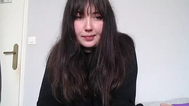 Snapshot of Lynylou chatting on March 9, 2026, 2:31 pm Lynylou online show from March 9, 2026, 2:31 pm