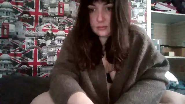 Lynylou online show from October 29, 2025, 8:35 am