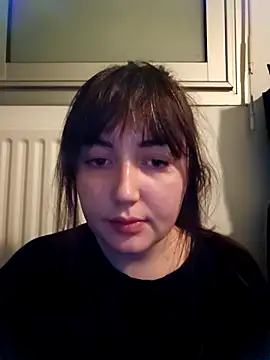 Snapshot of Lynylou chatting on May 11, 2026, 6:38 pm Lynylou online show from May 11, 2026, 6:38 pm