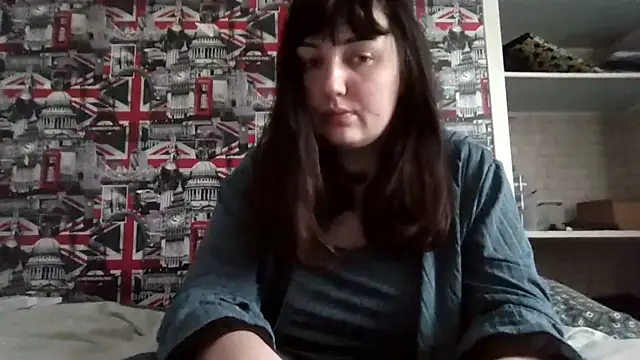 Lynylou online show from November 17, 2025, 11:25 am