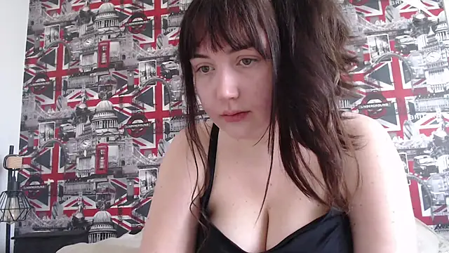 Lynylou online show from February 20, 2026, 10:06 am