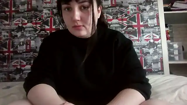 Lynylou online show from October 30, 2025, 8:34 am